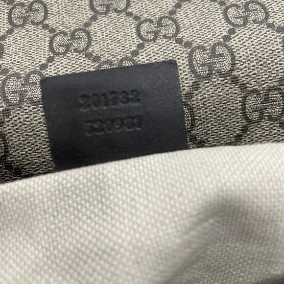 GUCCI BROWN GG SUPREME MESSENGER BAG - Picture 8 of 10